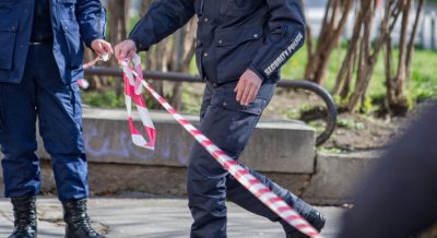 Само в Lupa.bg: Младежът, намерен с куршум в главата пред блок в Стара Загора, се е самоубил