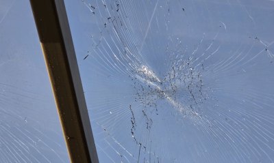 Първо в Lupa.bg: Потрошиха новото метро в София (СНИМКИ)