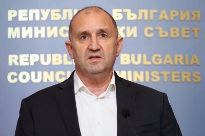 Премиерът Радев: 5 вертолета и самолет &bdquo;Спартан&ldquo; в готовност за гасене на пожари