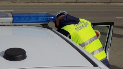 Аварирал камион затруднява движението в тунел &bdquo;Витиня&ldquo; на АМ &bdquo;Хемус&ldquo;