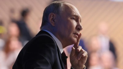 CNN: Путин се опитва да скрие поредният исторически &bdquo;черен август&ldquo;