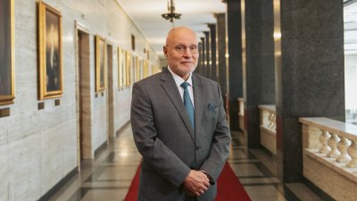 Управителят на БНБ с предупреждение за лихвите и инфлацията