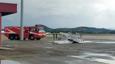 Мощна буря преобърна четири самолета в Италия (ВИДЕО)
