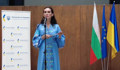 Украинската посланичка в София: Знаем много добре цената на независимостта (СНИМКИ)