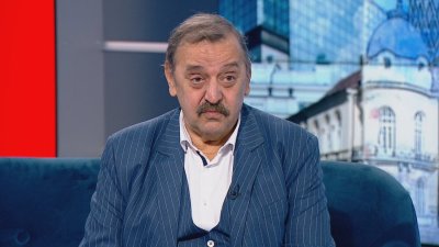 След 18 химиотерапии и трансплантация: Проф. Кантарджиев отново води тежка битка