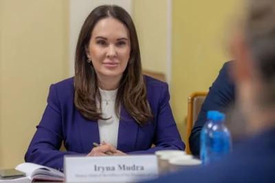 Задържаха приятелка на Зеленски за пране на пари