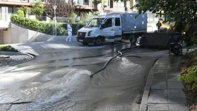 ВиК авария наводни булевард и блокове във Варна (СНИМКИ)