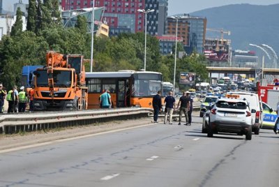 Над 40 автобуса-убийци ни возят из София!