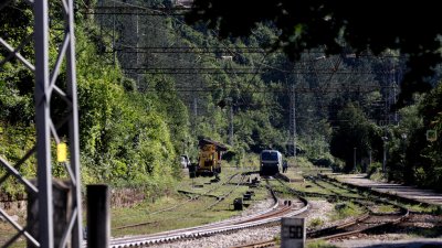Възстановиха движението на влаковете между Владая и Горна баня