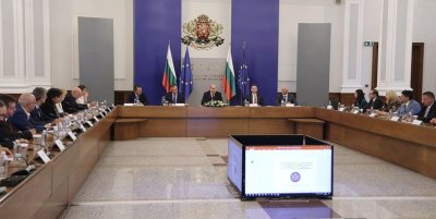 Румен Радев: България има силни позиции за излизане от &bdquo;сивия списък&ldquo;