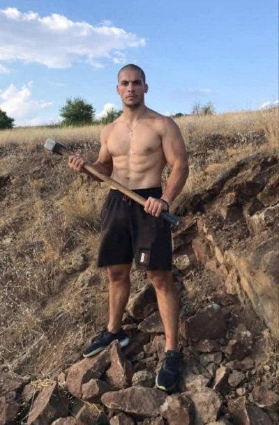 Само в Lupa.bg: Ето го изрода, пребил, ограбил и остригал косата на Катрин