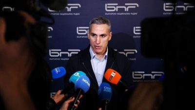 Гюров се реши, кандидатира се за президент