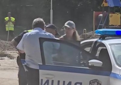 Закопчаха известна екоактивистка при визитата на Радев в Струмяни (ВИДЕО)