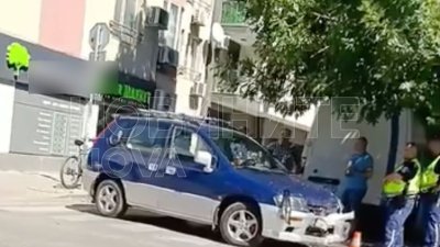 Кола се заби в магазин и рани жена във Варна