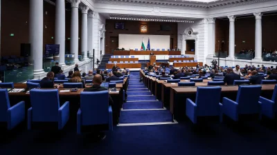 На първо четене: Социалната комисия не прие промени в Закона за семейните помощи за деца