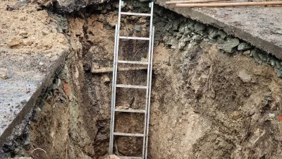 Само в Lupa.bg: 8 метра бил изкопът, в който скална маса затрупа тийнейджър