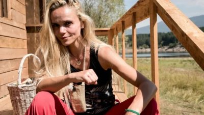 Първа черна овца във "Фермата": Божидара Бакалова спи до обяд