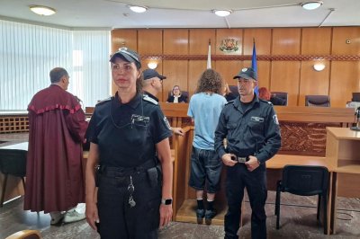 Оставиха в ареста 15-годишния убиец на Георги Кузев 