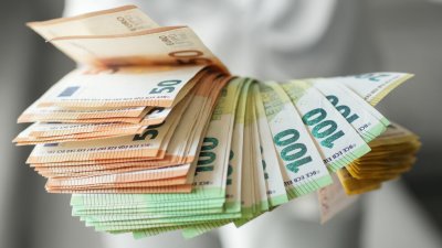 Агенция &bdquo;Митници&ldquo; с най-високия месечен приход в историята - близо 1 млрд. евро за август