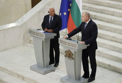 Антонио Коща размаха пръст на Путин от София, Радев трае като партизанин