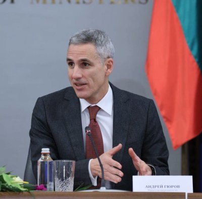 Гюров: Орбан го няма, сега ние си даваме дупето на Китай