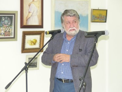 Нож в гърба на Бойко: Вежди цъфна в щаба на Йотова