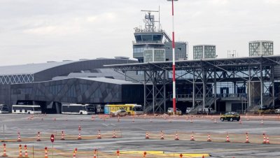 Британски гамени принудиха самолет за Родос да кацне извънредно в Солун
