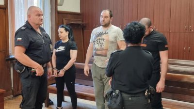 Съдът в Хасково даде ход на дело за отвличане на 21-годишна жена (СНИМКИ)