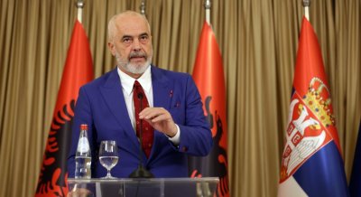 Еди Рама: Какви почести, какво държавно погребение за касапин като Ратко Младич!?