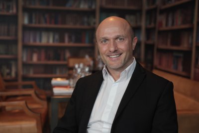Първи скандали: Георги Тошев се разграничи от инициативния комитет на Илияна Йотова