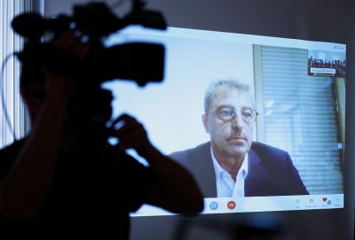 Цветан Василев съди прокуратурата за 100 000 евро