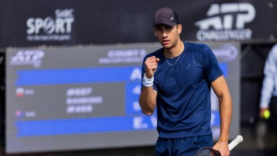 Донски дебютира на двойки в Големия шлем