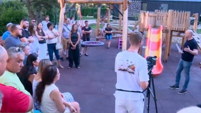 Собственици на имоти в "Баба Алино" без ток и вода влязоха в словесен сблъсък с Олег Невзоров