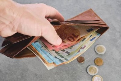 Социалната комисия одобри новия механизъм за минималната заплата 