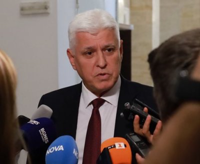 Военният министър: Да, засилихме ПВО заради руските дронове