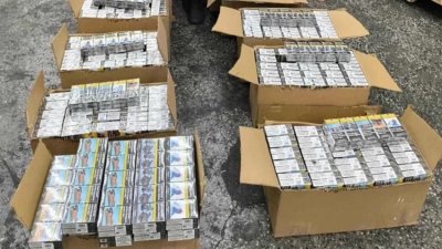 40 кашона с цигари извадиха митничари от турски тир
