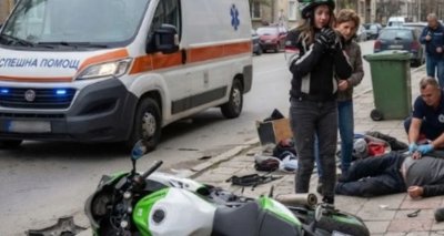 Лошо начало: Мъж и жена се потрошиха с учебен мотор 