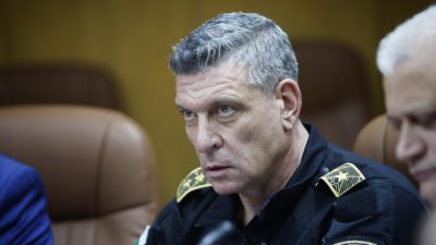 ТУШ: Кандев съди Картофа в разгара на кампанията