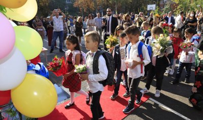Първият звънец бие: България открива учебната година