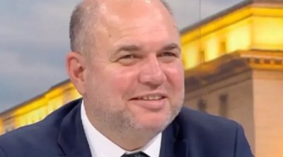 Панев, оля се с лъжите