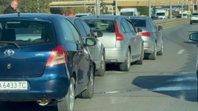Голямо задръстване на бул. "Цариградско шосе" заради верижна катастрофа