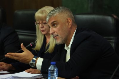 Росен Психолога лапнал 379 000 лева от Фандъкова