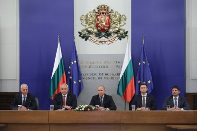 Радев: Борим се за разграждане на олигархичния модел (ВИДЕО)
