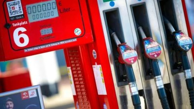 Рекорд: Дизелът в Германия закова 2,50 евро, гответе се 