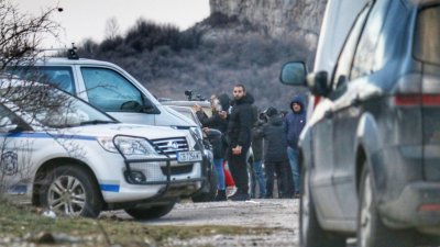 Насилена непълнолетна "натиснала спусъка" на шесторната смърт на Петрохан-Околчица
