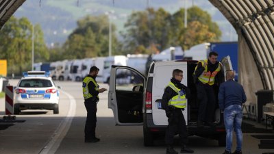Австрия удължава контрола по границите с Чехия, Словакия, Унгария и Словения