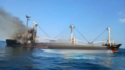 Русия удари два товарни кораба в Черно море
