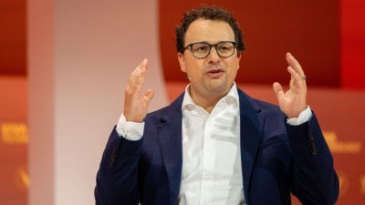 Смъртоносна заплаха: Изкуственият интелект може да заличи човечеството с вирус