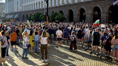 15 септември посреща властта с протест срещу кабинета 