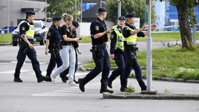 Швеция сваля възрастта за наказателна отговорност заради бандите, вербуващи деца
